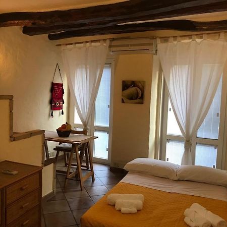 Lo Sguardo Sul Corso - Appartamento Intero Cagliari Ngoại thất bức ảnh