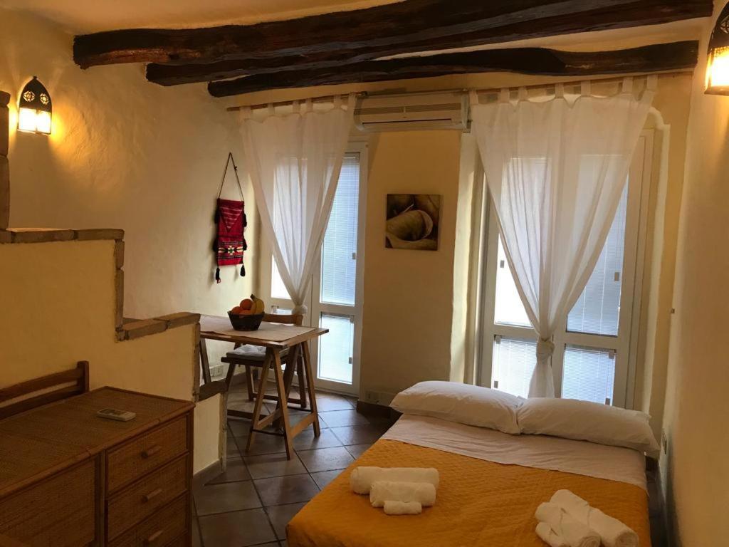 Lo Sguardo Sul Corso - Appartamento Intero Cagliari Ngoại thất bức ảnh
